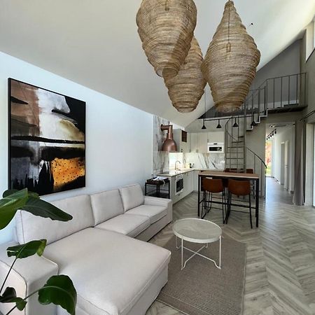 Beige Villa บาลาทอนเคเนเช ภายนอก รูปภาพ