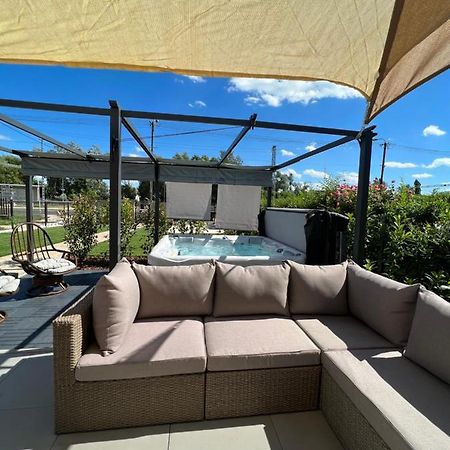 Beige Villa บาลาทอนเคเนเช ภายนอก รูปภาพ