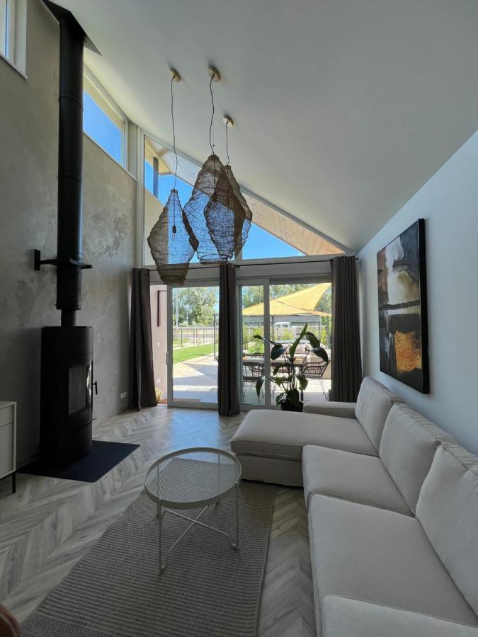 Beige Villa บาลาทอนเคเนเช ภายนอก รูปภาพ