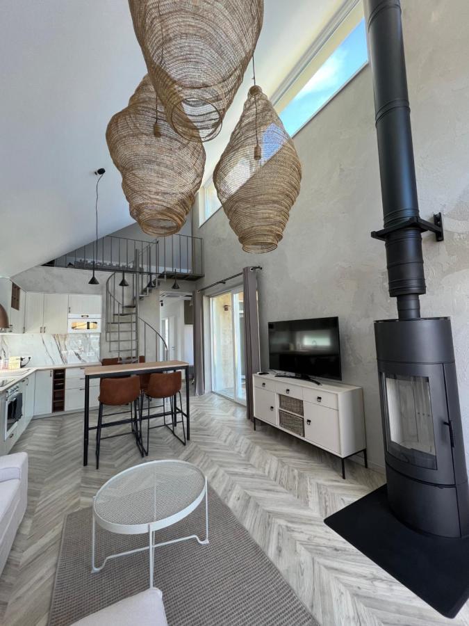 Beige Villa บาลาทอนเคเนเช ภายนอก รูปภาพ