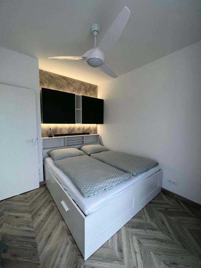 Beige Villa บาลาทอนเคเนเช ภายนอก รูปภาพ